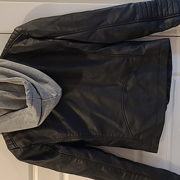 Streetwear society faux leather jacket. Size small - Picture 5 of 9